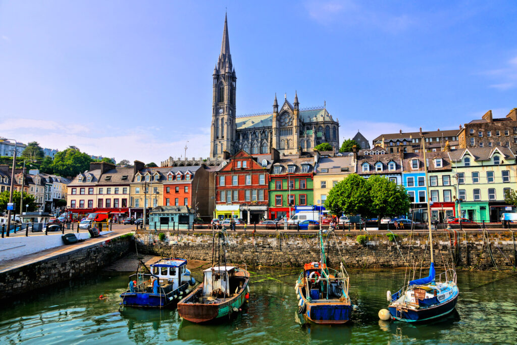 Cork, Irlanda edifici colorati e barche